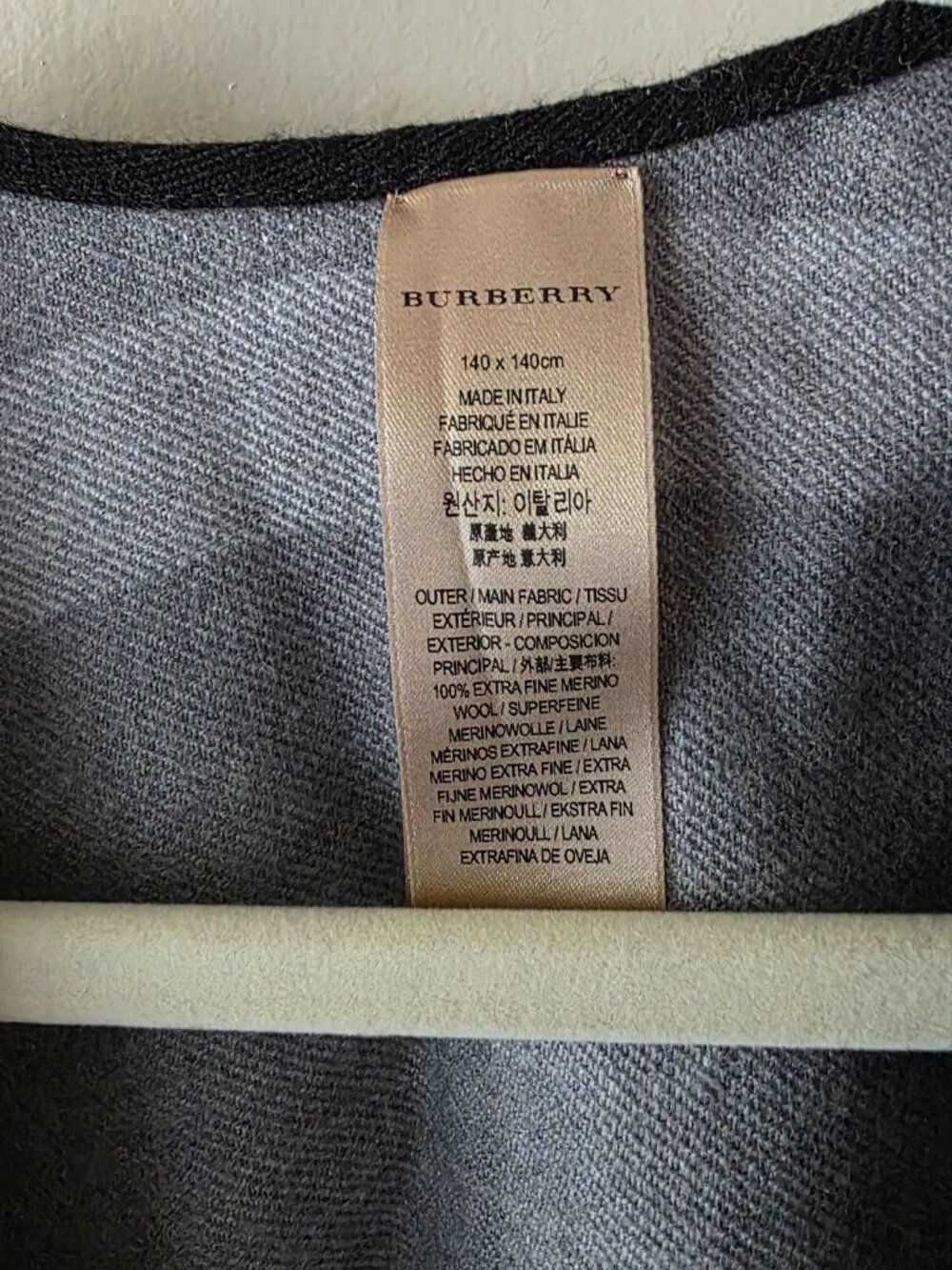 Burberry - Picture 10 of 16